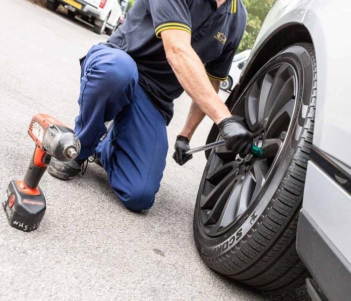 Mobile tyre repair Dubai